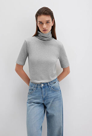 Mavi M1613613-87829 Kısa Kollu Kazak Balıkçı Yaka T-Shirt Kadın Tişört