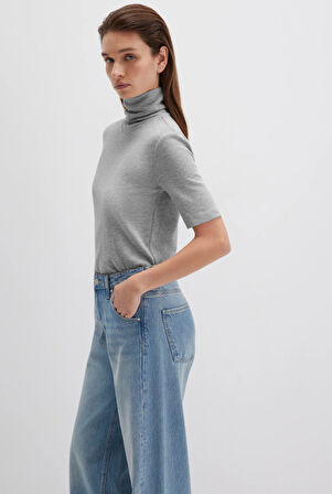 Mavi M1613613-87829 Kısa Kollu Kazak Balıkçı Yaka T-Shirt Kadın Tişört