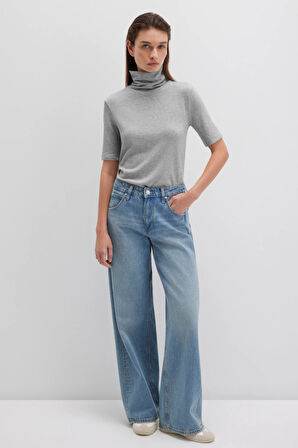 Mavi M1613613-87829 Kısa Kollu Kazak Balıkçı Yaka T-Shirt Kadın Tişört