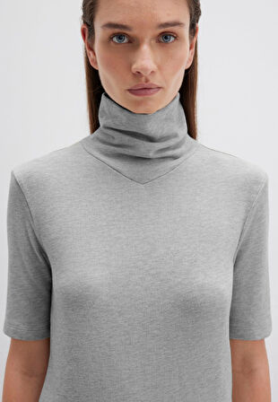 Mavi M1613613-87829 Kısa Kollu Kazak Balıkçı Yaka T-Shirt Kadın Tişört