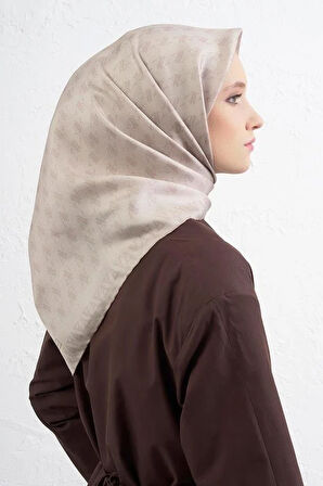 Armine Sura Saf İpek Eşarp 9412 - 82 Krem Logo Desen