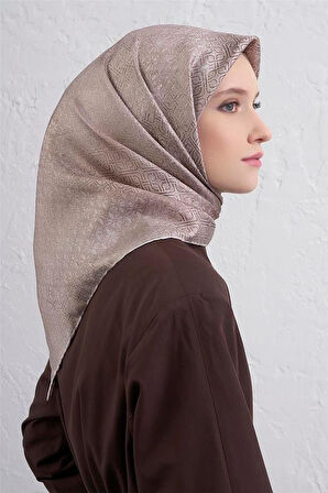 Armine Sura Saf İpek Eşarp 9437 - 06 Krem Karışık Desen