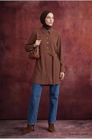 Gömlek Yaka Kuşgözü Detaylı Kuşaklı Tunik 91 Cm Boy Camel 26KT431