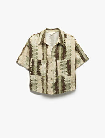 Aplike Çift Cep Detaylı Batik Desenli Viskon Kısa Kollu Crop Gömlek