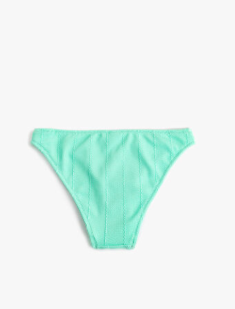 Dokulu Bikini Altı