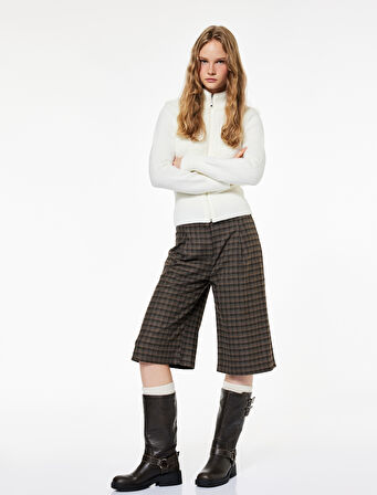 Yumuşak Dokulu Uzun Kollu Dik Yaka Fermuarlı Hırka