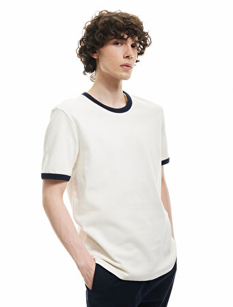 Pamuklu Regular Fit Biyeli Kısa Kollu Bisiklet Yaka Erkek Tişört