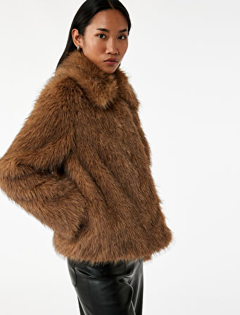 Kruvaze Yaka Uzun Kollu Crop Suni Kürk Ceket