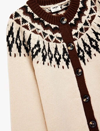 Uzun Kollu Dik Yaka Desenli Triko Hırka