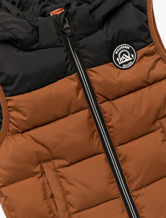 Kapüşonlu Renk Bloklu Çift Cepli Şişme Yelek