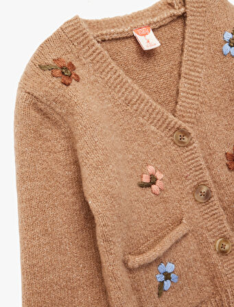 Uzun Kollu Nakış Detaylı V Yaka Düğmeli Triko Hırka