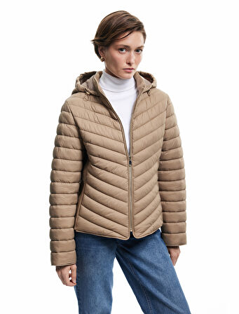 Uzun Kollu Cepli Fermuarlı Su İtici Kapüşonlu Şişme Mont