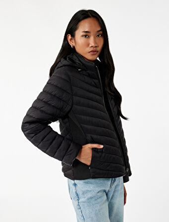 Uzun Kollu Cepli Fermuarlı Su İtici Kapüşonlu Şişme Mont