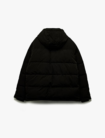 Kapüşonlu Uzun Kollu Düğmeli Cep Detaylı Kışlık Şişme Mont