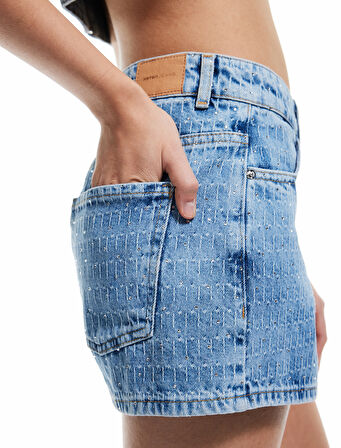 Normal Bel Taş Detaylı Pamuklu Mini Denim Şort