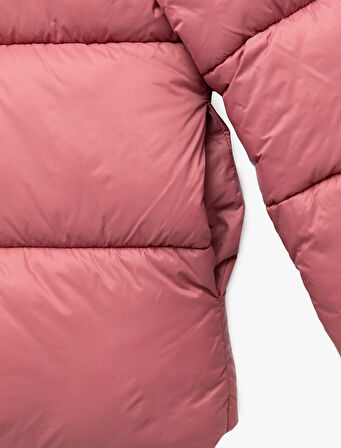 Uzun Kollu Çıtçıt Kapamalı Kapşonlu Şişme Mont