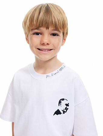 Atatürk Baskılı İşleme Detaylı Bisiklet Yaka Pamuklu Kısa Kollu Tişört