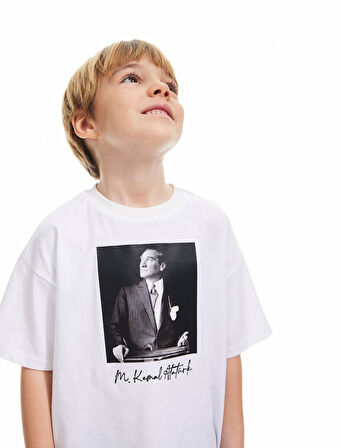 Pamuklu Kısa Kollu Bisiklet Yaka Atatürk Baskılı Tişört