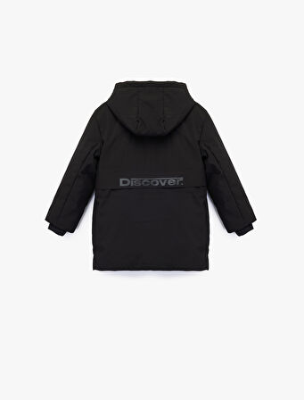 Uzun Kollu Çıtçıt Detaylı Cepli Slim Fit Kapşonlu Mont