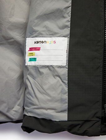 Cep Detaylı Uzun Kollu Su İtici Kapşonlu Mont