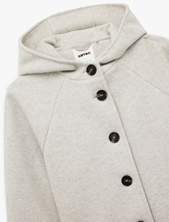 Uzun Kollu Cepli Düğmeli Kapüşonlu Kısa Kaşe Kaban