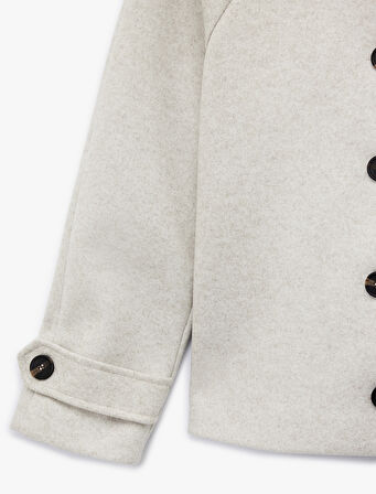 Uzun Kollu Cepli Düğmeli Kapüşonlu Kısa Kaşe Kaban