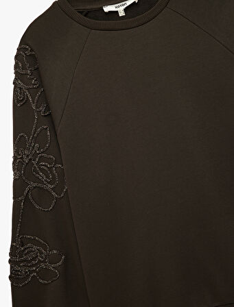Uzun Kollu Bisiklet Yaka Çiçekli Boncuk Nakış Detaylı Oversize Sweatshirt