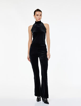 Slim Fit Kolsuz İnci Detaylı Dik Halter Yaka Kadife Bluz