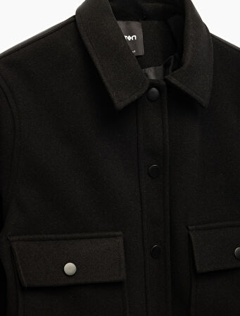 Uzun Kollu Cepli Düğmeli Kısa Kaşe Mont