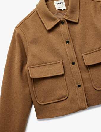 Cepli Düğmeli Uzun Kollu Kısa Kaşe Ceket