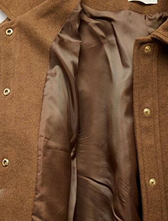 Cepli Düğmeli Uzun Kollu Kısa Kaşe Ceket