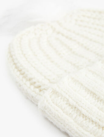 Katlı Pon Pon Detaylı Örgü Bere