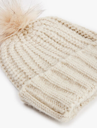 Katlı Pon Pon Detaylı Örgü Bere