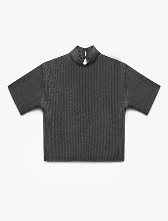 Metalik İplik Detaylı Simli Kısa Kollu Dik Yaka Tişört