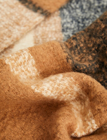 Yumuşak Dokulu Ekoseli Püsküllü Uzun Atkı