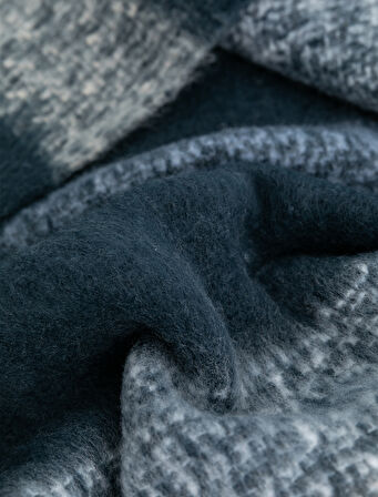 Yumuşak Dokulu Püsküllü Renk Bloklu Uzun Atkı