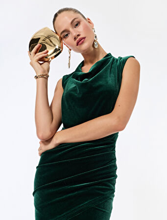 Kolsuz Degaje Yaka Asimetrik Kesim Kadife Mini Elbise