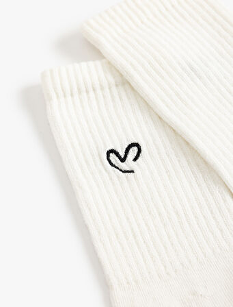 Soket Çorap Kalp İşlemeli