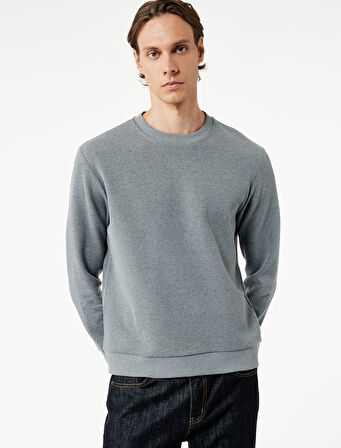 Dokulu Uzun Kollu Basic Bisiklet Yaka Sweatshirt