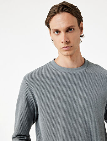 Dokulu Uzun Kollu Basic Bisiklet Yaka Sweatshirt