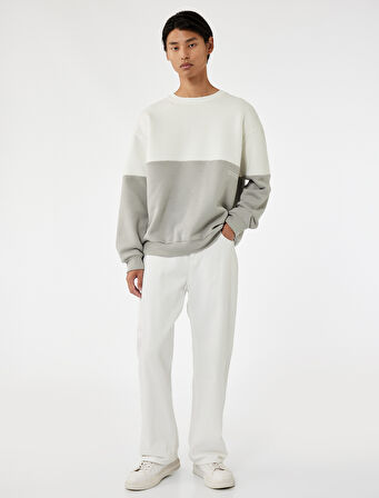 Oversize Uzun Kollu Renk Bloklu Baskı Detaylı Bisiklet Yaka Sweatshirt