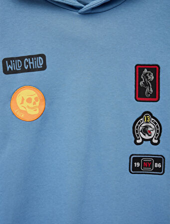 Aplike Detaylı Uzun Kollu Kapşonlu Sweatshirt