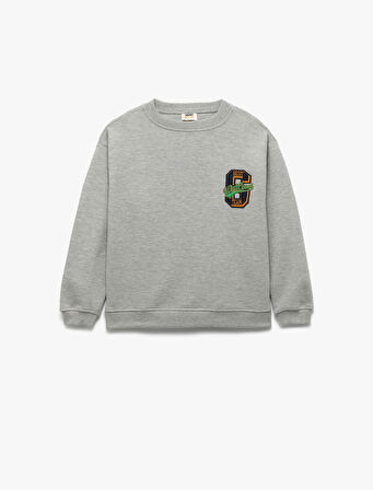 İşleme Detaylı Uzun Kollu Bisiklet Yaka Oversize Sweatshirt