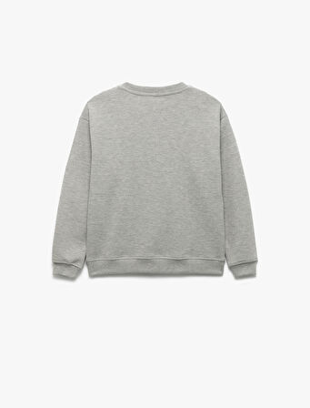 İşleme Detaylı Uzun Kollu Bisiklet Yaka Oversize Sweatshirt