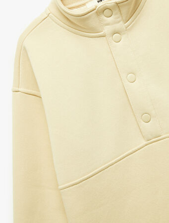 Şardonlu Uzun Kollu Çıtçıt Detaylı Dik Yaka Sweatshirt