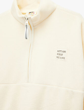 Uzun Kollu Cep Detaylı Baskılı Yarım Fermuarlı Polar Sweatshirt