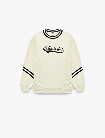 Şardonlu Uzun Kollu Bisiklet Yaka Dantel Detaylı Baskılı Oversize Sweatshirt