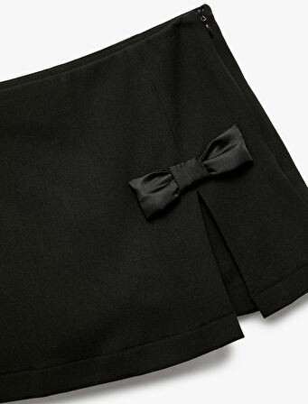 Fiyonk Detaylı Pileli Şort Etek