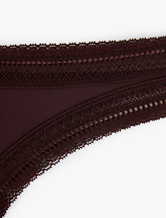 Dantel Detaylı String Külot