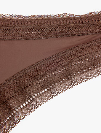 Dantel Detaylı String Külot